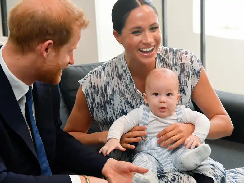 Primer acto oficial del bebé Sussex