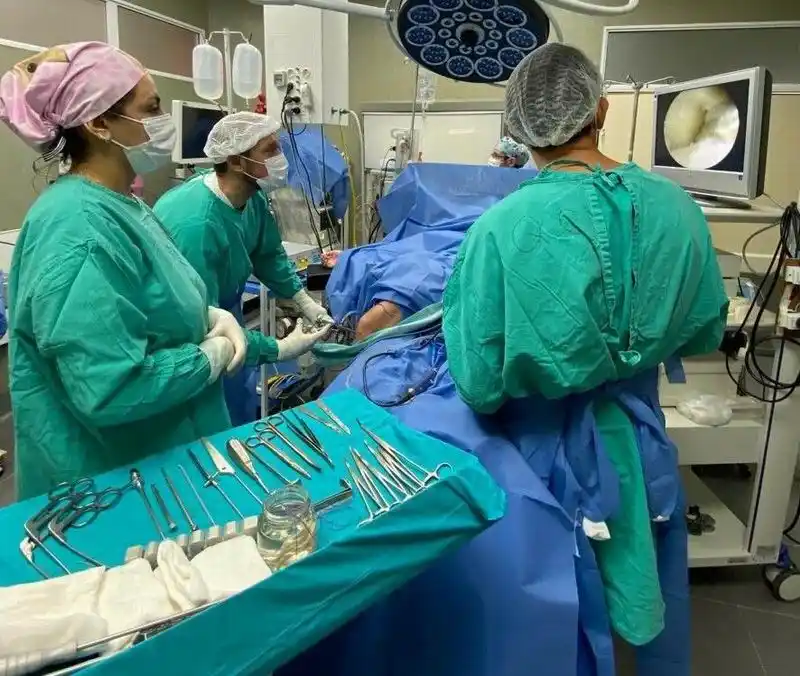 Hospital Central de Emergencias: En el 2024 
se realizaron con éxito 80 cirugías artroscópicas