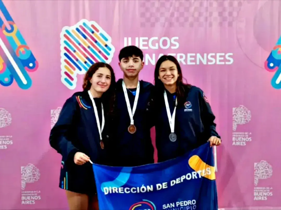 Micaela Viladomat, Jeremías Aguilar y Clara Gómez ganaron medallas en el primer día de competencias. PH: agencia.