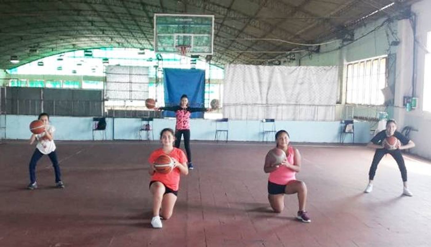 Ferro apuesta otra vez  al básquet femenino