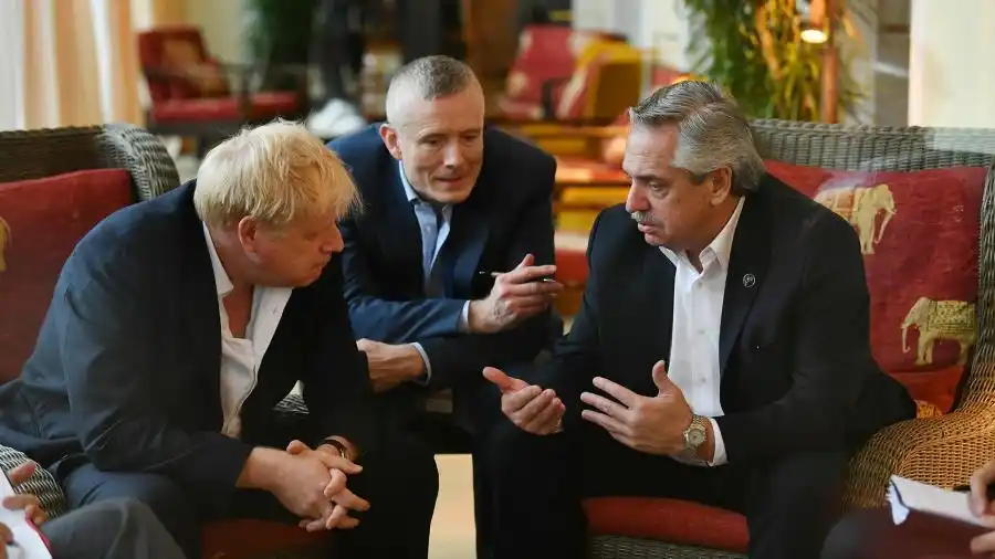 Boris Johnson y Alberto Fernández.