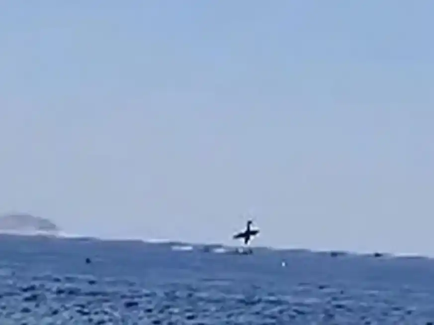 El momento de la caída de la avioneta.