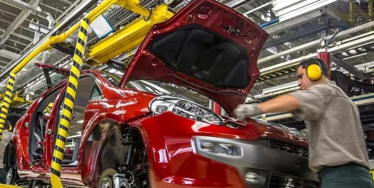 La industria perdió casi 2.000 empleos en la provincia los primeros 10 meses de 2025.