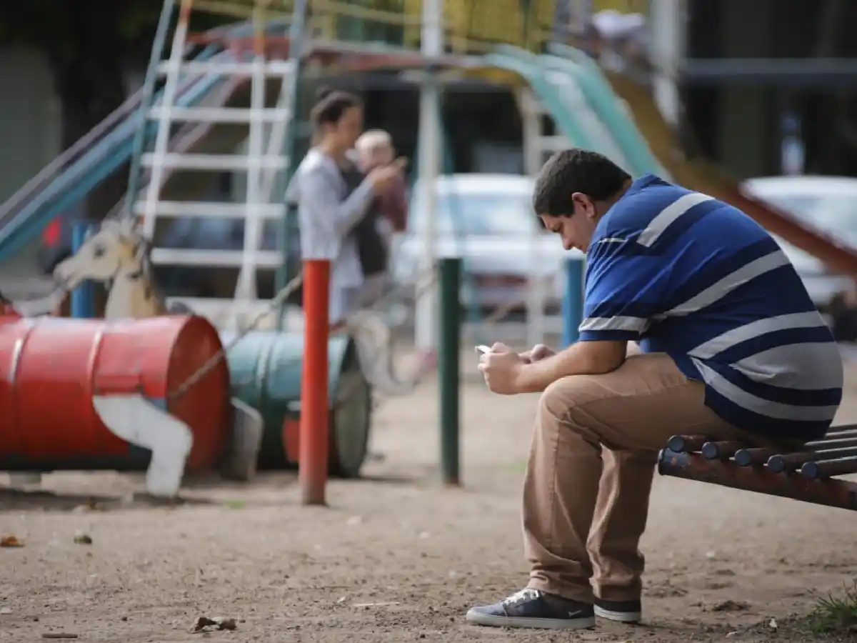 Dos plazas de Arroyito ya tienen wifi libre  