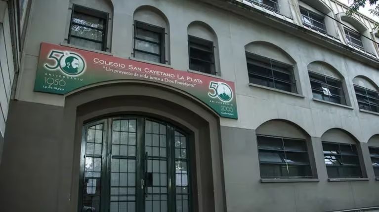 El escándalo tuvo lugar en un colegio de La Plata.
