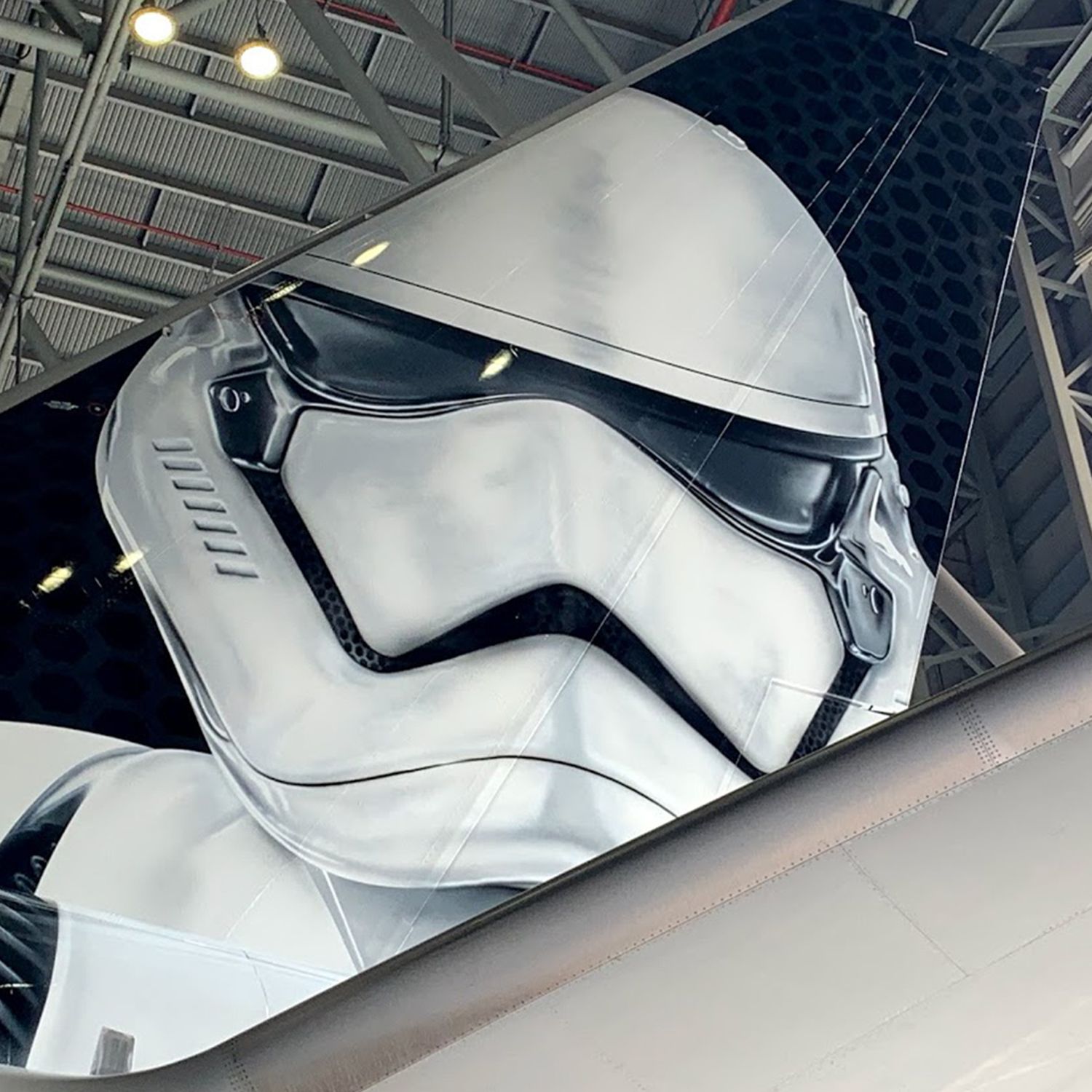 LATAM presentó su Boeing 777 con temática Star Wars