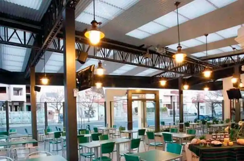 Bajo estricto protocolo sanitario reabren bares y restaurantes en Bahía Blanca