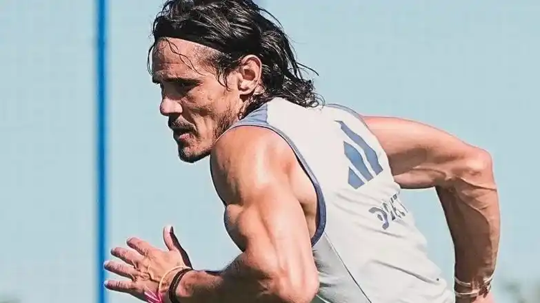 Cavani podría volver contra River.