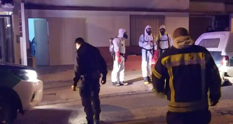 Investigan la muerte de un hombre que apareció asfixiado adentro de su propio auto