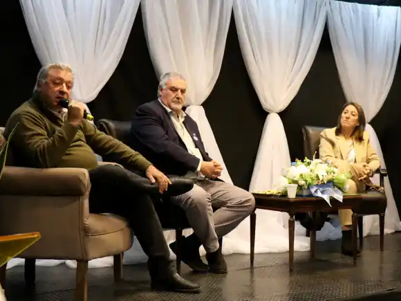 Charla “Del precariado a la dignidad: desafíos para la Acción Progresista”