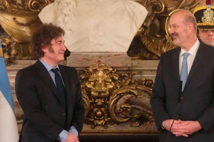 milei y sturtzenegger.jpg