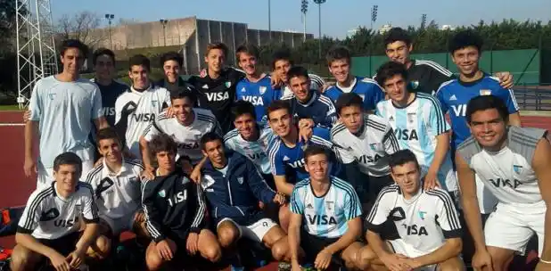 El equipo Sub-21 de Argentina con Joaquín Puglisi.