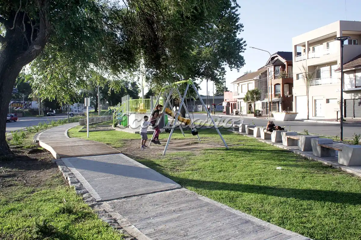Juegos. Un espacio renovado en plena avenida 59 donde hay más movimiento