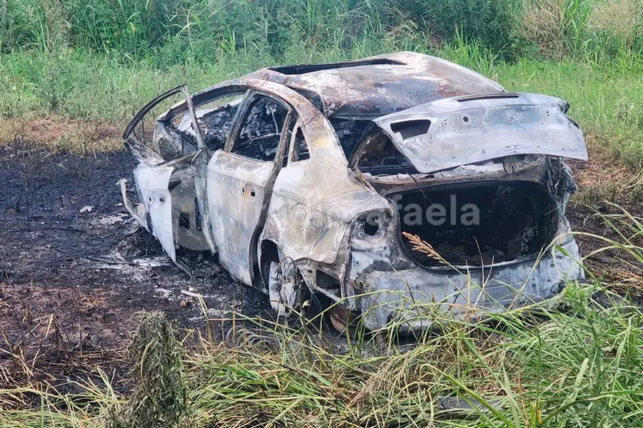 Despiste, incendio total del vehículo y una víctima fatal en la ruta 80S
