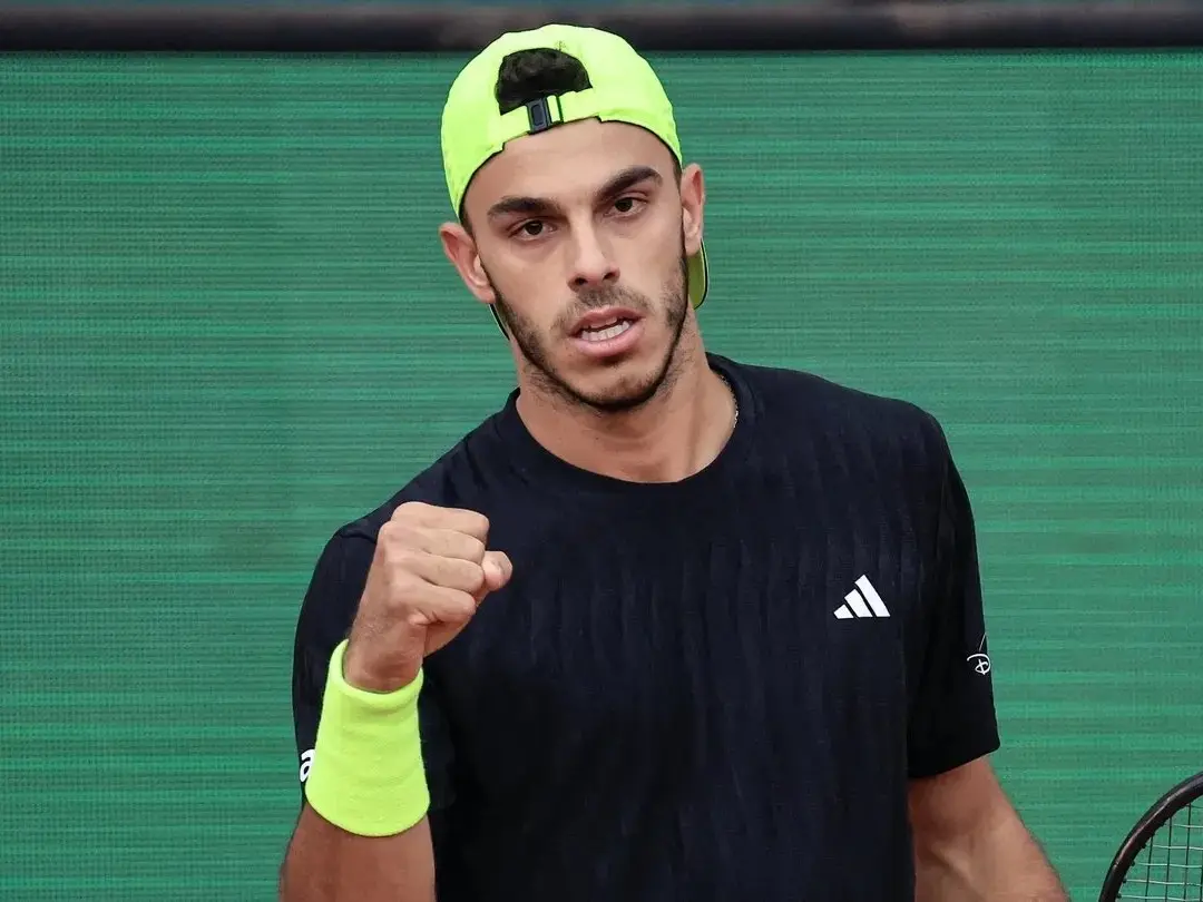 Gran triunfo de Fran Cerúndolo ante el griego Tsitsipas. Foto:ATP
