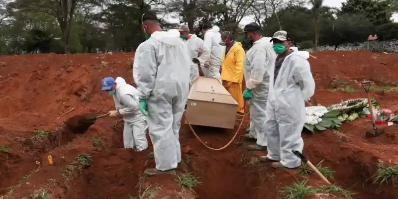 Brasil se acerca a los 2,5 millones de infectados por COVID-19
