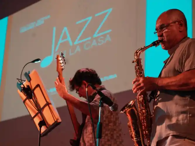La Jazzbar se presenta en el ciclo “Jazz en la Casa”