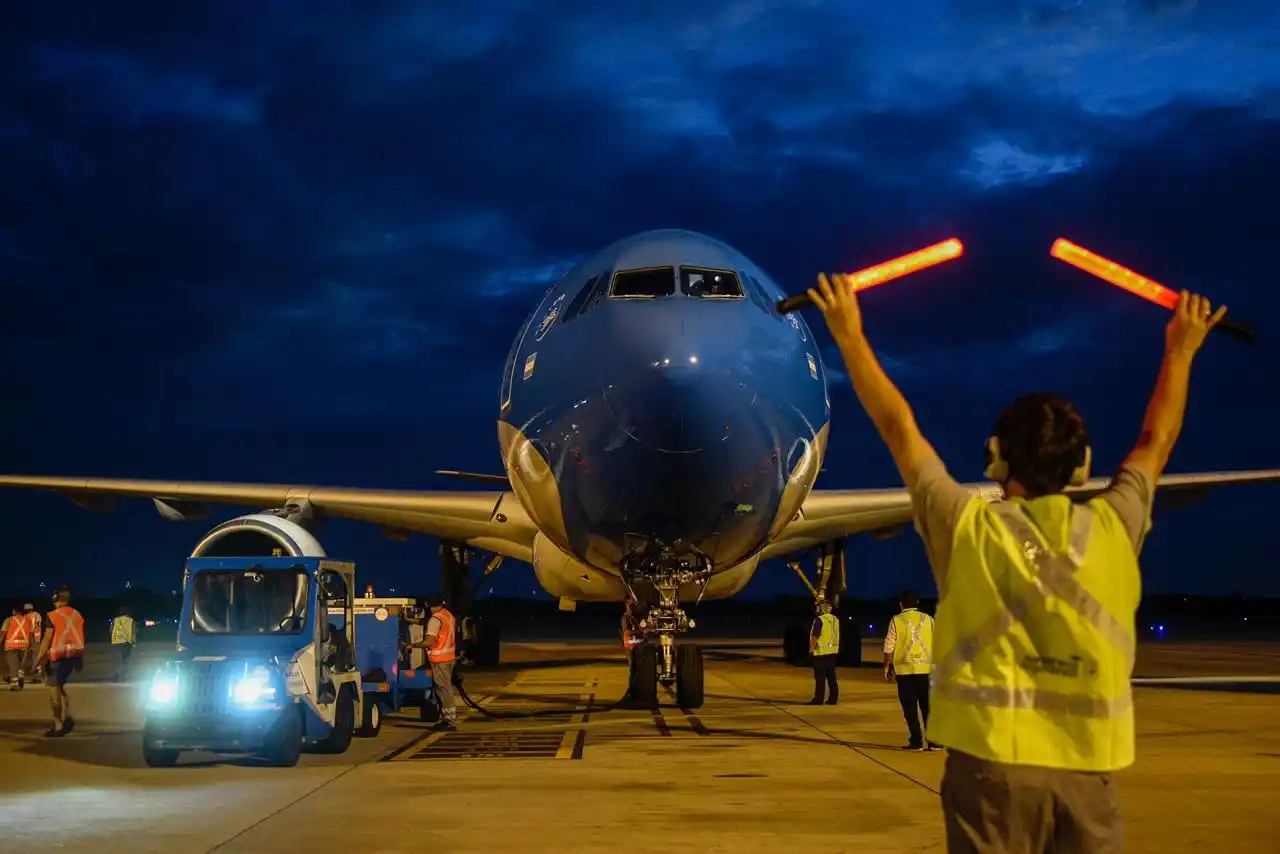 Vacunas Sputnik V: Partió el octavo vuelo hacia Moscú en busca de más dosis