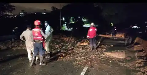 INTRANSITABLE: desborde de quebrada Anauco en la Cota Mil