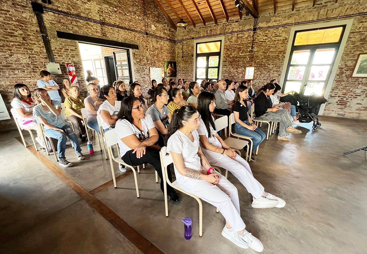 Jornada informativa sobre cáncer de mama en Lobería