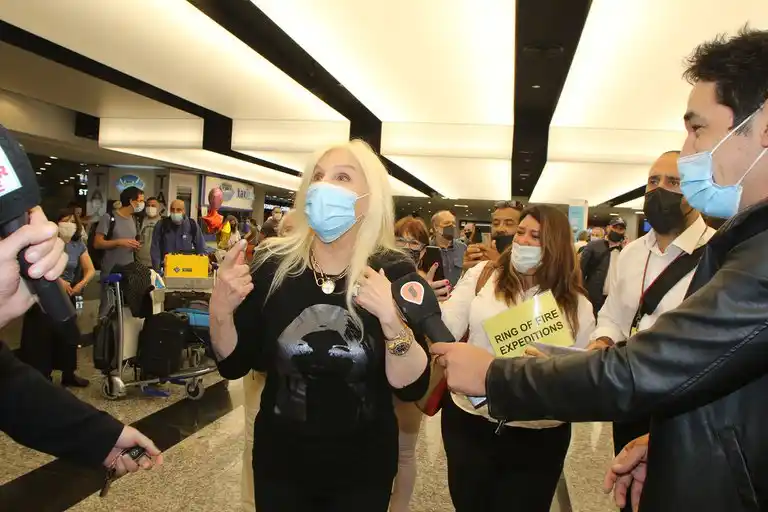 Susana Giménez voló por primera vez en clase turista