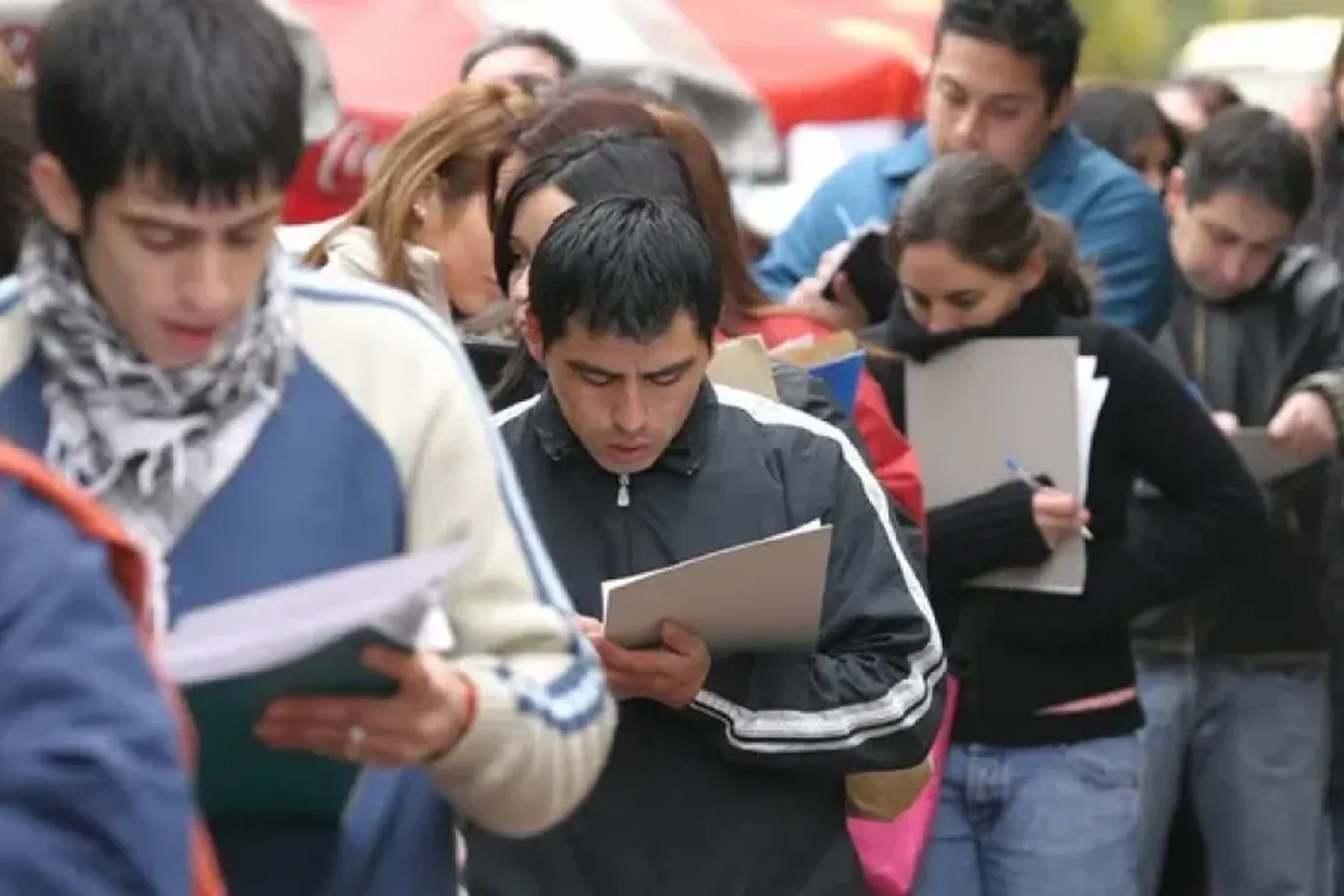 Seis de cada diez jóvenes trabajadores en relación de dependencia no están registrados