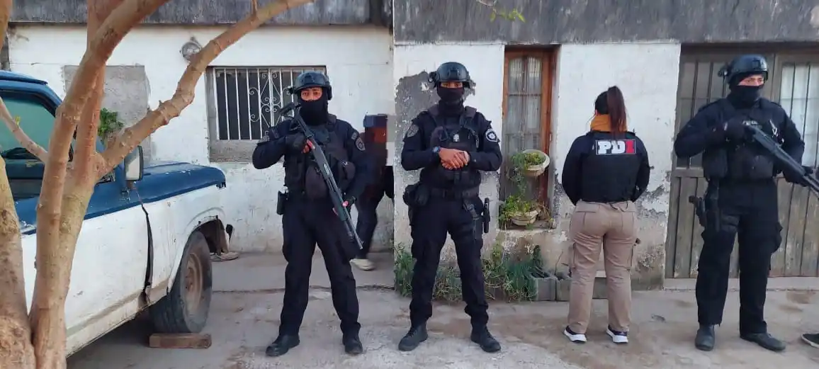Allanamiento en la región: fuerzas de Santa Fe y Córdoba secuestraron una moto y una escopeta