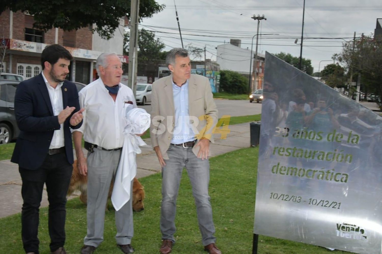 Venado Tuerto evocó el 38° aniversario de la Restauración de la Democracia Argentina