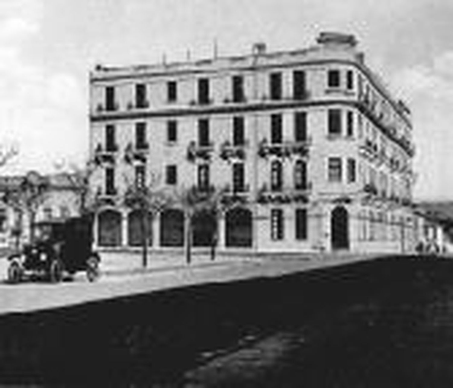 Así lucía el frente del Palace Hotel en la época de su mayor esplendor.