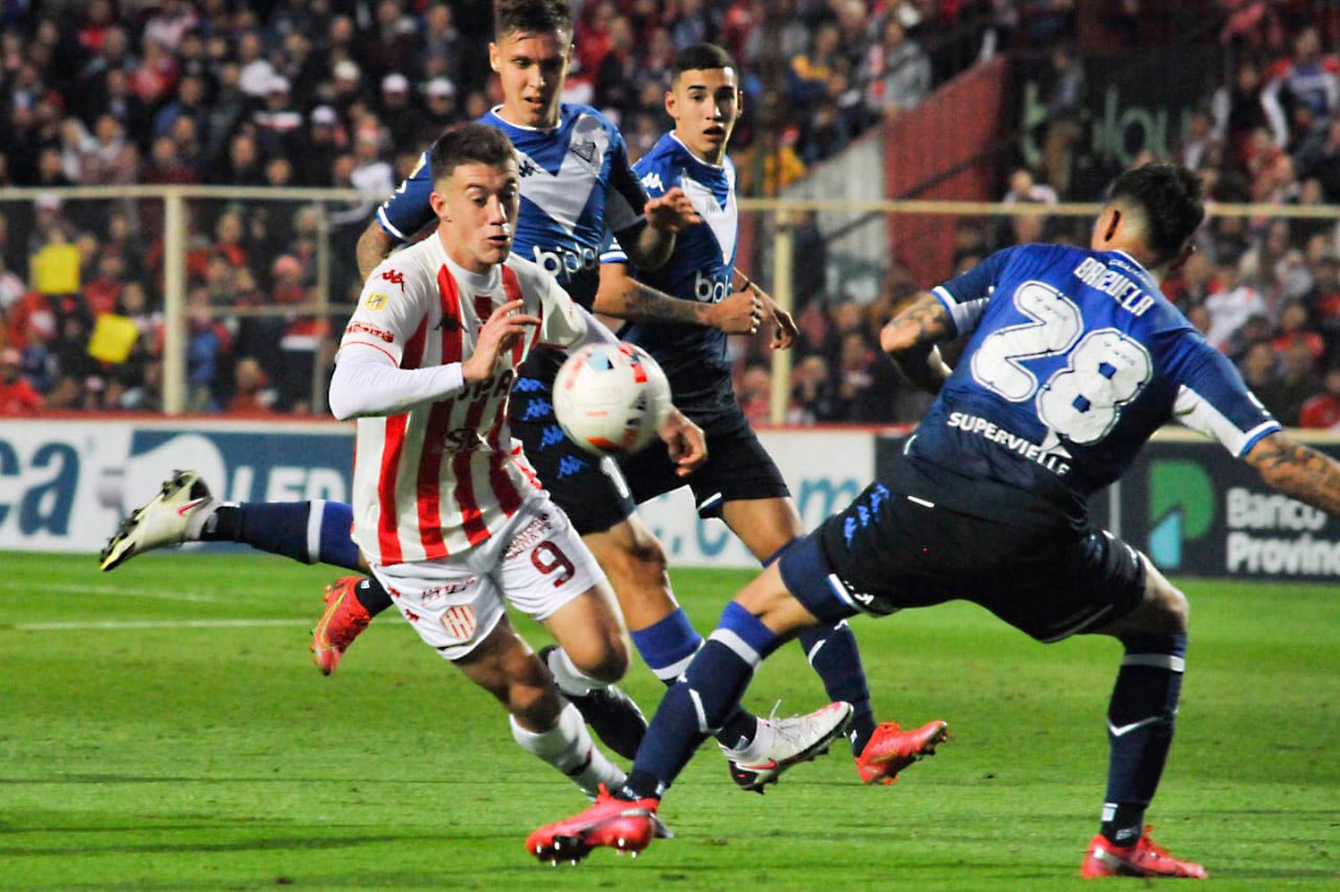 Unión lo dio vuelta ante Vélez y quedó tercero