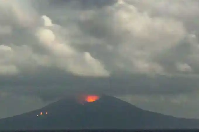 Otake es un estratovolcán, ubicado en las islas Tokara