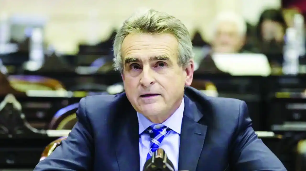 El Ministro Agustín Rossi supervisará tareas del personal militar en Concordia