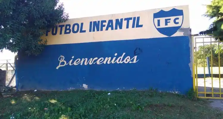 Fútbol infantil: Fue a reclamar que “trataron mal” a su hijo y denunció que lo agredieron tres hombres
