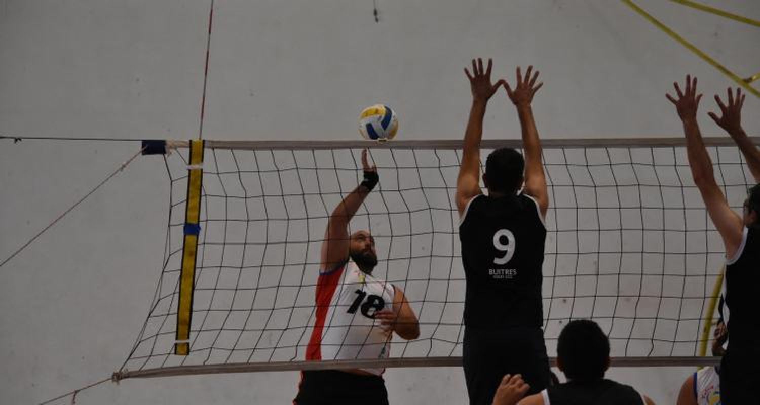 Doce equipos participaron del Torneo de Maxi en Náutico