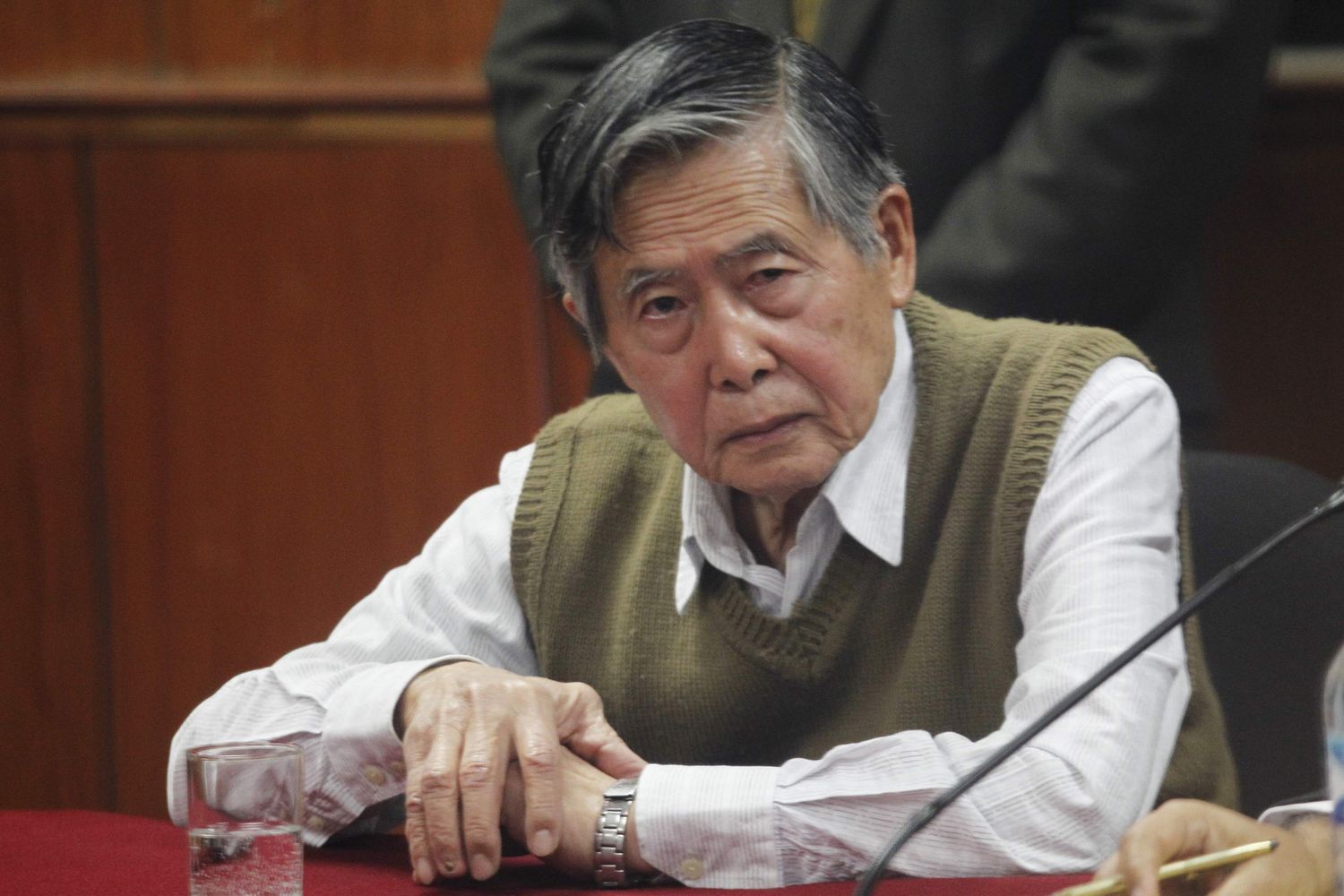 La mayoría de los peruanos opina que Fujimori debe retirarse