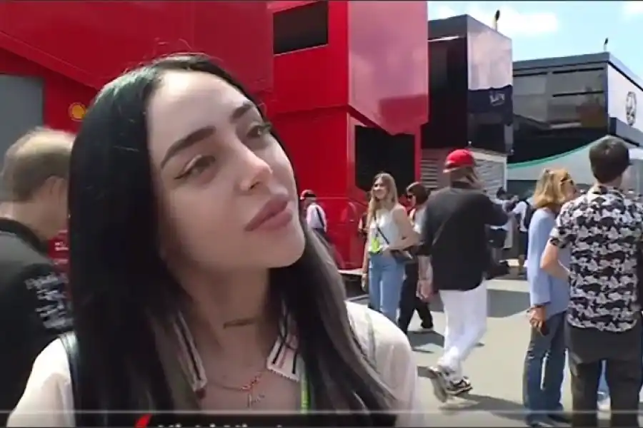 Nicki Nicole fue invitada a ver la Fórmula 1: "Mi papá corría en Rosario, viene de familia"