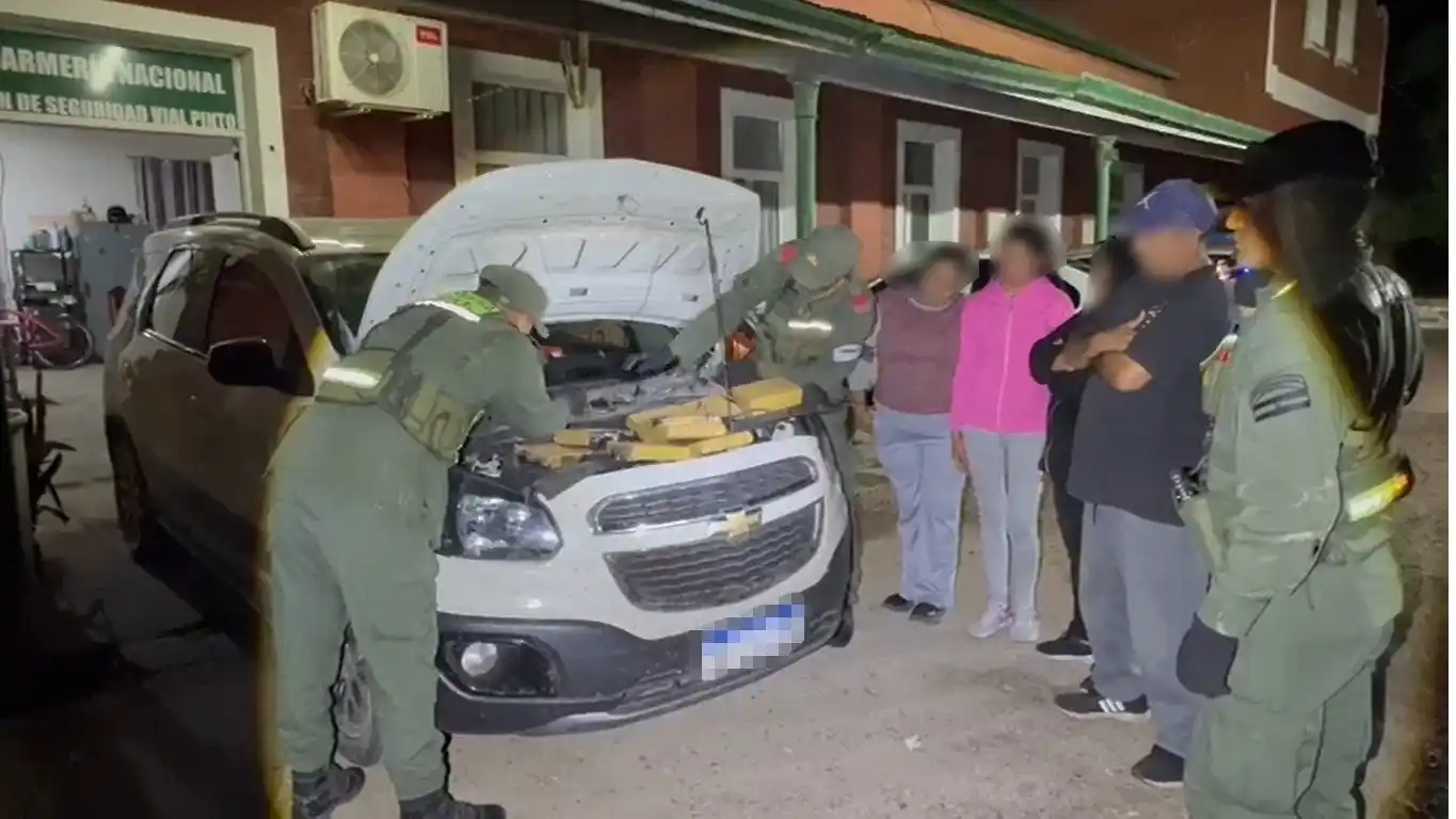 Secuestraron 63 kilos de cocaína ocultos en un auto en la Ruta Nacional 34