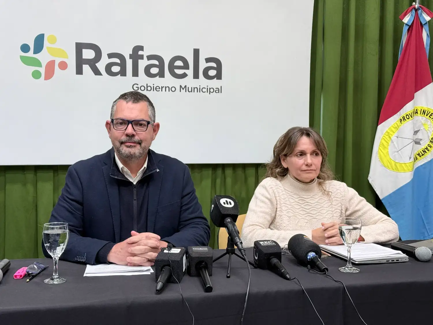 German Bottero secretario de gobierno y modernizacion- Silvina Bravino secretaria de hacienda