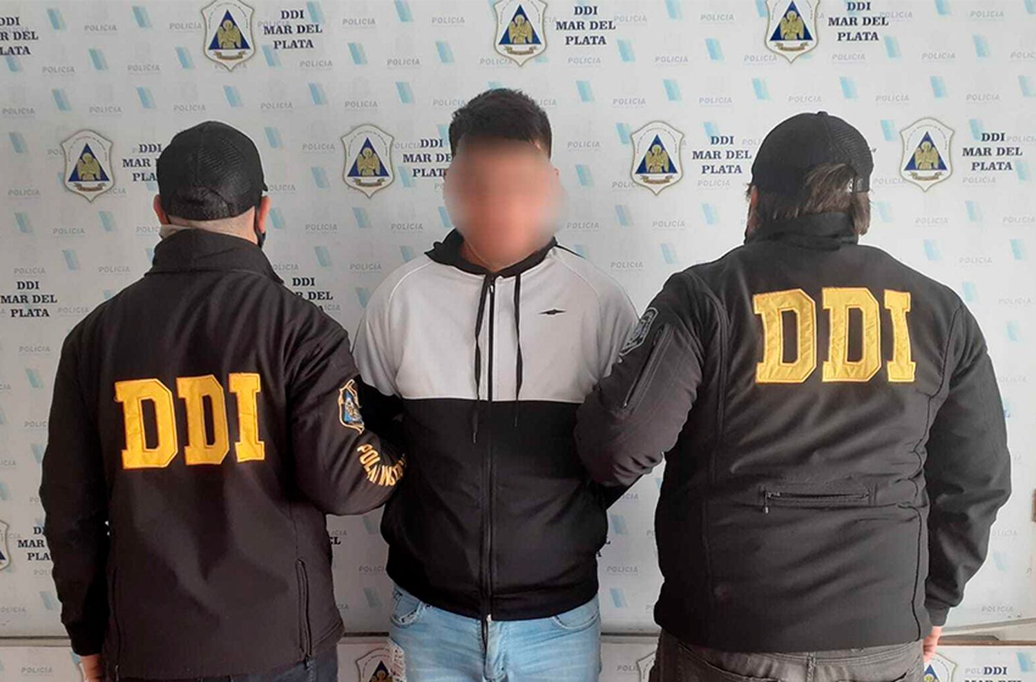 Al grito de "dónde está la italiana" robó $300 mil