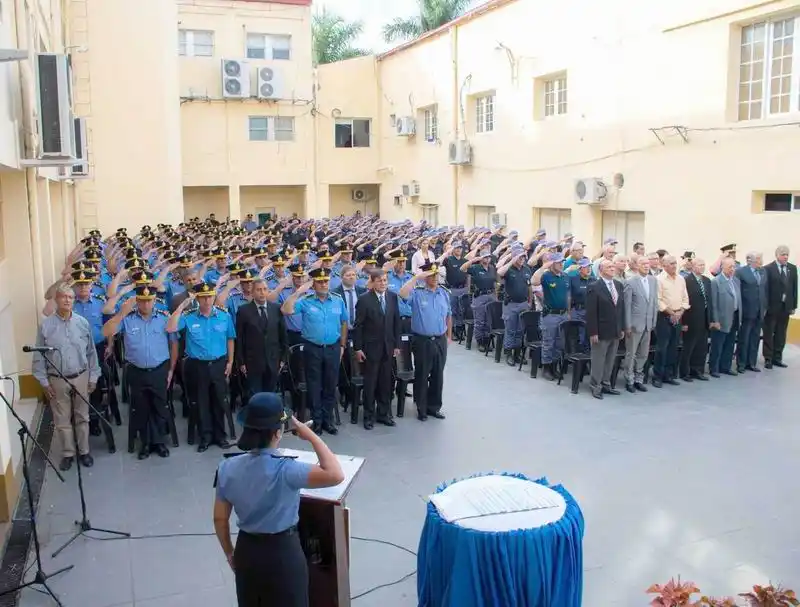 Se realizó el acto de posesión de cargo 
de los nuevos jefes de la estructura policial