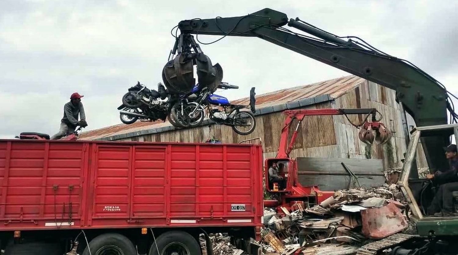 98 motos y ciclomotores compactados  en Villa Ocampo