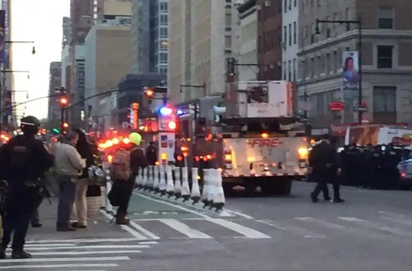 Se produjo una explosión en la terminal de autobuses de Manhattan