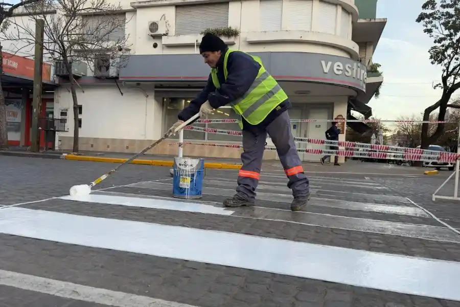 El municipio lleva adelante el mantenimiento de señalización horizontal