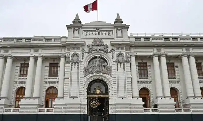 El Congreso volvió a debatir la posibilidad de adelantar las elecciones