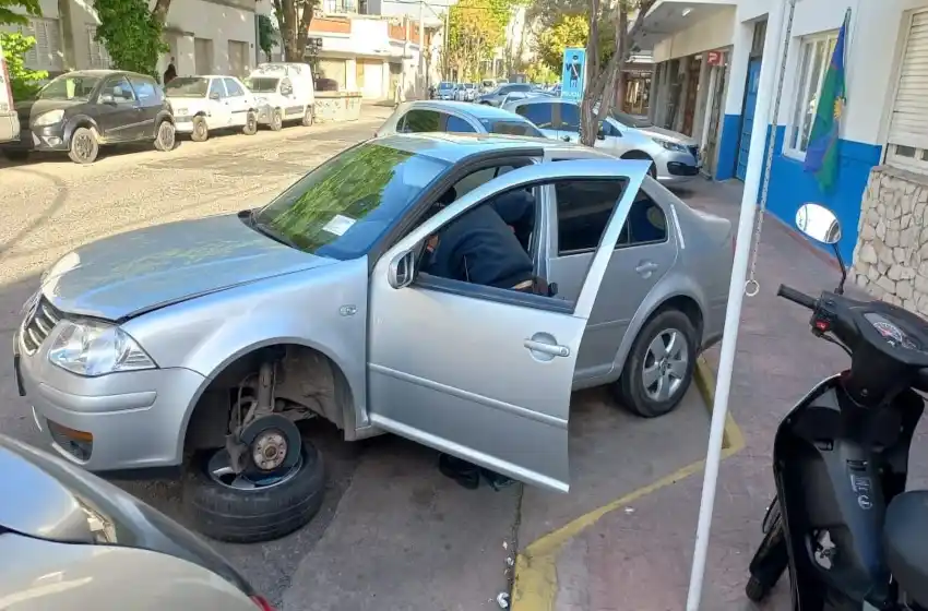 Usaban inhibidores de alarmas para robar y los atraparon tras una persecución