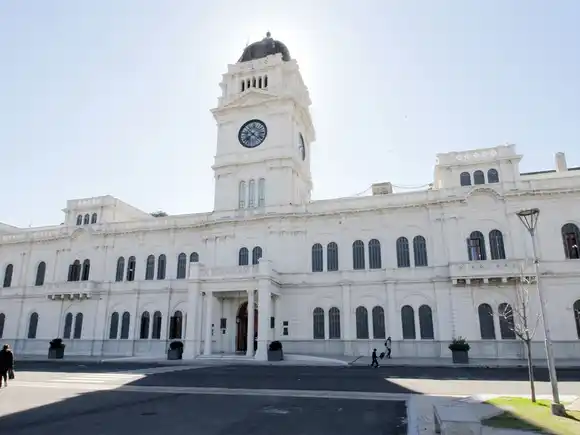 El gobierno provincial convocó a paritaria a los gremios docentes