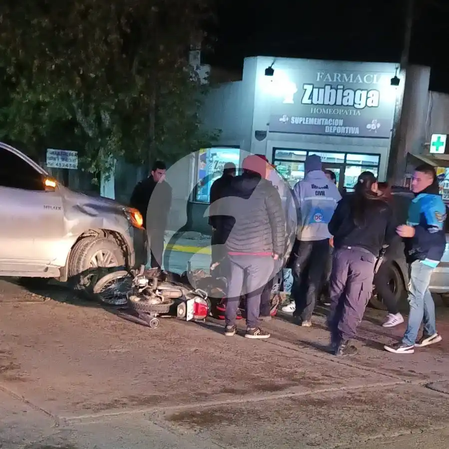 Choque entre moto y camioneta en Quequén