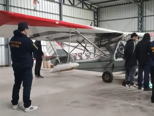 El hidroavión experimental anfibio habría sido utilizado para el traslado y acopio de cargamentos de estupefacientes.
