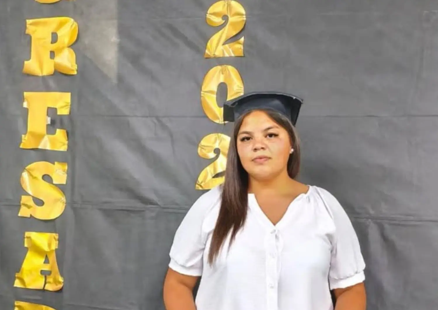 ¡Felicitan a Maite por recibirse de la secundaria!