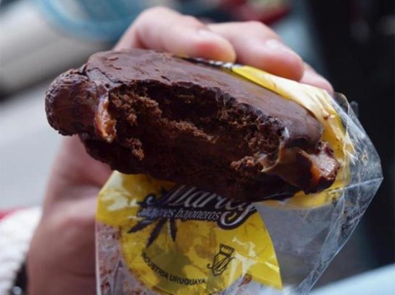 El mercado uruguayo lanza el primer alfajor “bajonero” del mundo
